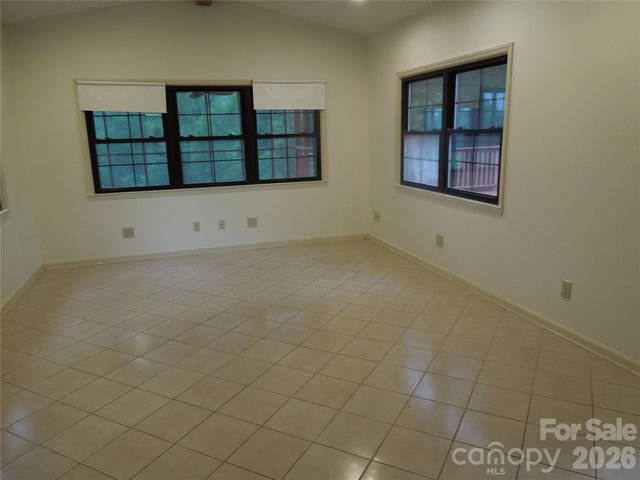 813 Robinson Clemmer Road, Dallas, NC 28034