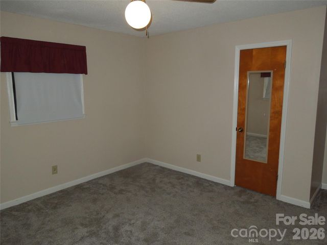 813 Robinson Clemmer Road, Dallas, NC 28034