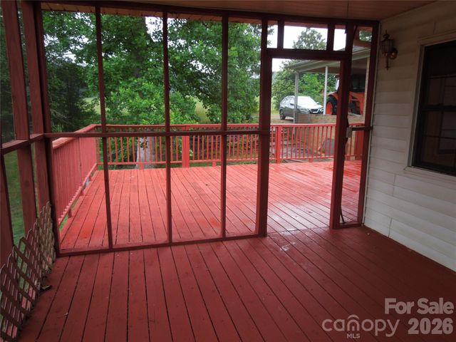 813 Robinson Clemmer Road, Dallas, NC 28034