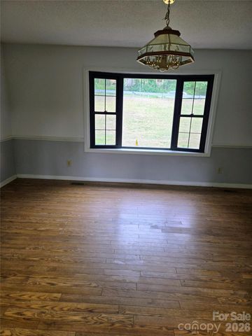 813 Robinson Clemmer Road, Dallas, NC 28034