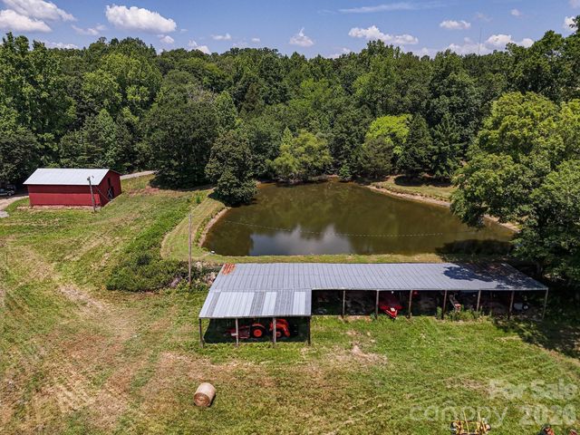 813 Robinson Clemmer Road, Dallas, NC 28034