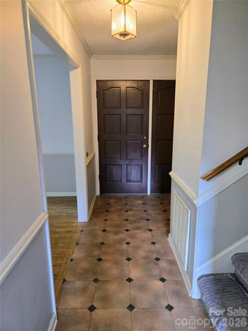 813 Robinson Clemmer Road, Dallas, NC 28034