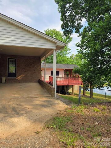 813 Robinson Clemmer Road, Dallas, NC 28034