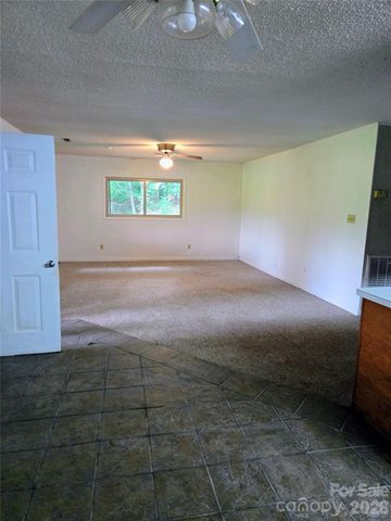 813 Robinson Clemmer Road, Dallas, NC 28034