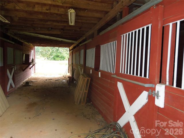 813 Robinson Clemmer Road, Dallas, NC 28034