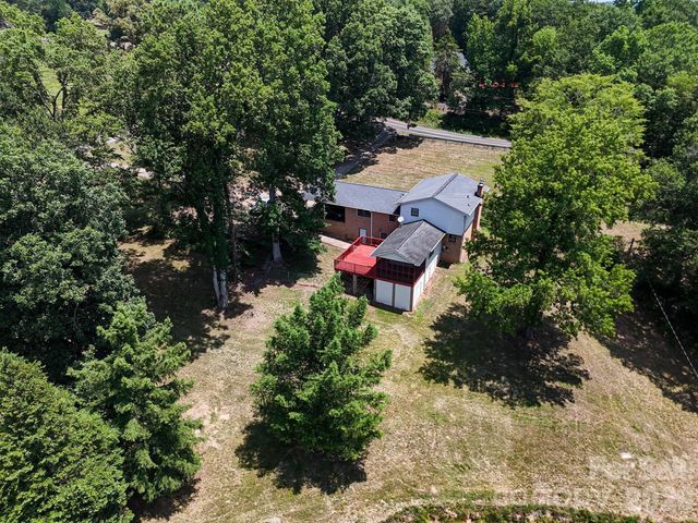 813 Robinson Clemmer Road, Dallas, NC 28034