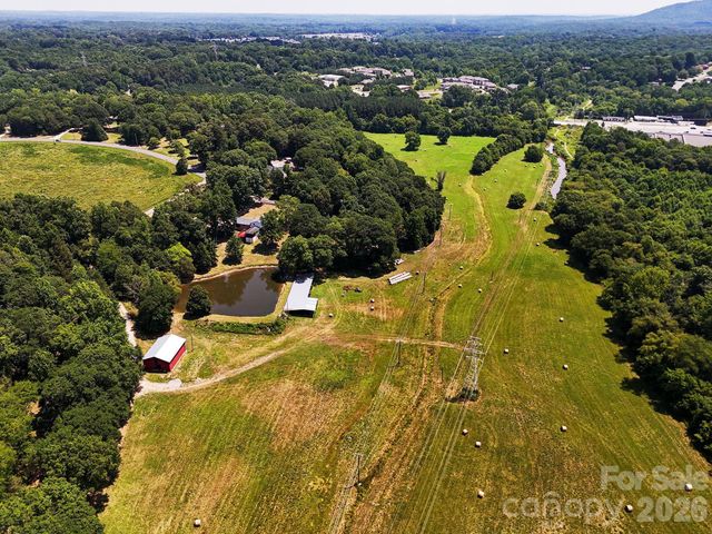 813 Robinson Clemmer Road, Dallas, NC 28034