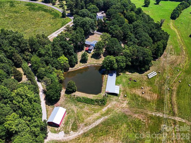 813 Robinson Clemmer Road, Dallas, NC 28034