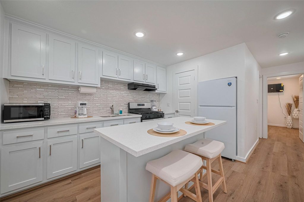 6725 Avenue K, Houston, TX 77011