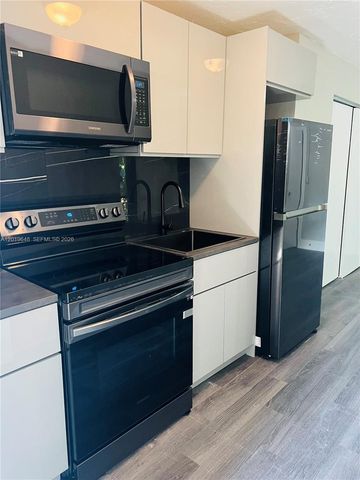 1126 NW 58th Ter Number 3, Miami, FL 33127