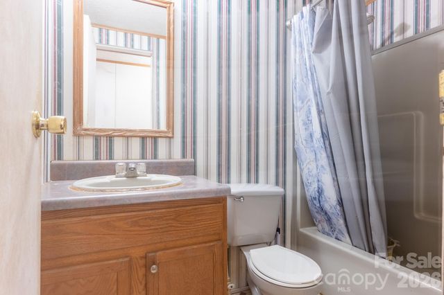 8636 County Line Road, Hickory, NC 28602