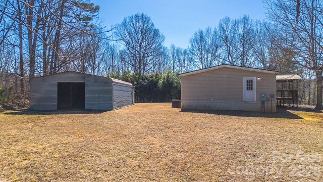 8636 County Line Road, Hickory, NC 28602