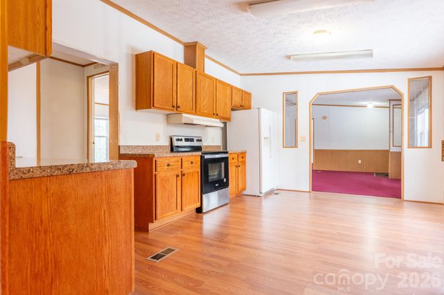 8636 County Line Road, Hickory, NC 28602