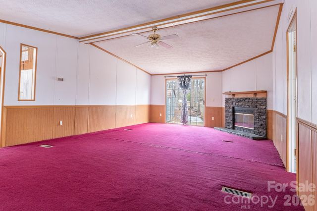 8636 County Line Road, Hickory, NC 28602