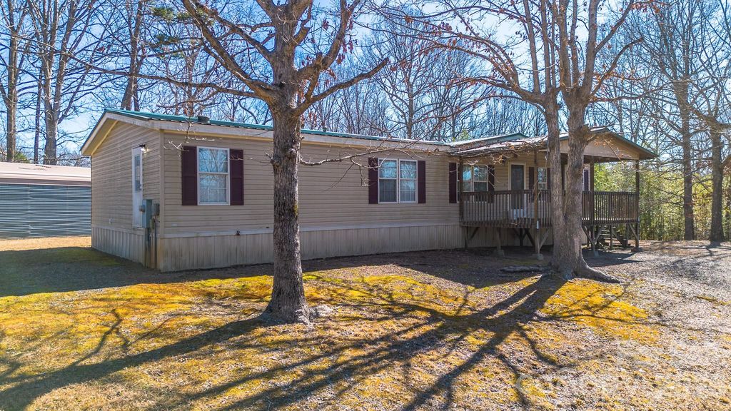8636 County Line Road, Hickory, NC 28602