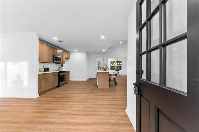 10322 Deep Creek Cv, Atlanta, GA 30291