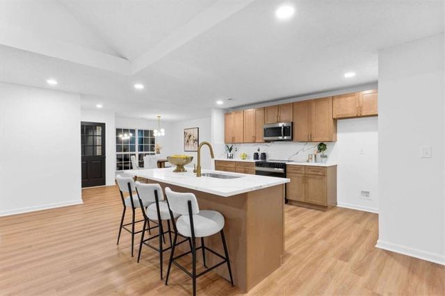 10322 Deep Creek Cv, Atlanta, GA 30291