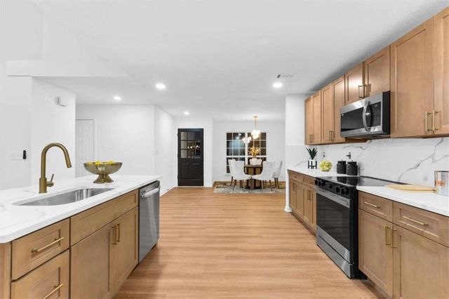 10322 Deep Creek Cv, Atlanta, GA 30291