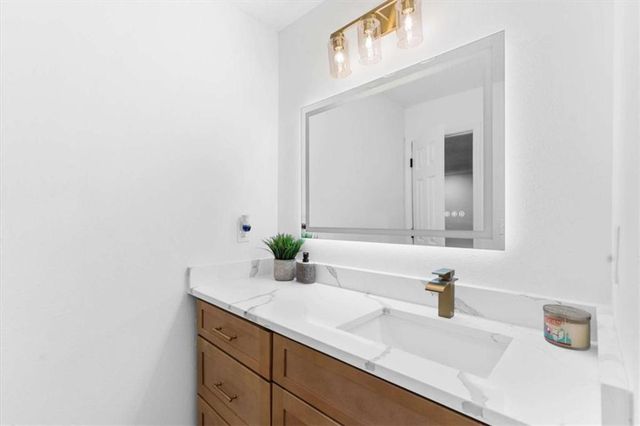 10322 Deep Creek Cv, Atlanta, GA 30291