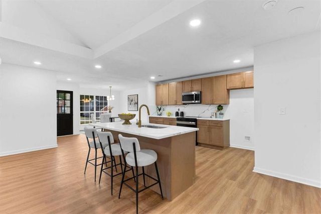 10322 Deep Creek Cv, Atlanta, GA 30291