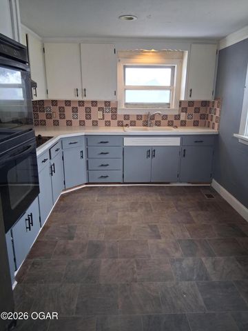 703 Central Street, Joplin, MO 64801