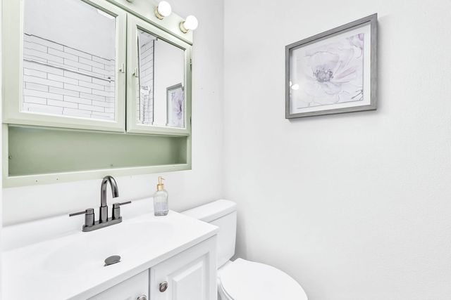 398 Frontier Ln, Ashland City, TN 37015