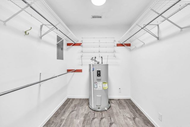 398 Frontier Ln, Ashland City, TN 37015