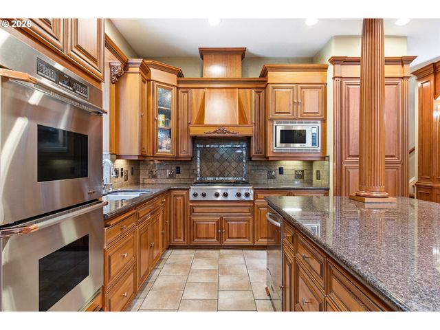 11233 Se RIMROCK Dr, Happy Valley, OR 97086