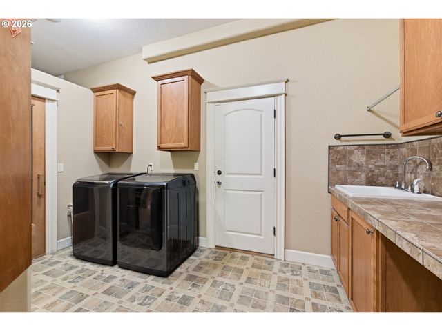 11233 Se RIMROCK Dr, Happy Valley, OR 97086