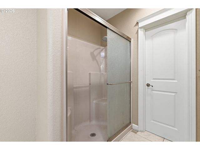 11233 Se RIMROCK Dr, Happy Valley, OR 97086