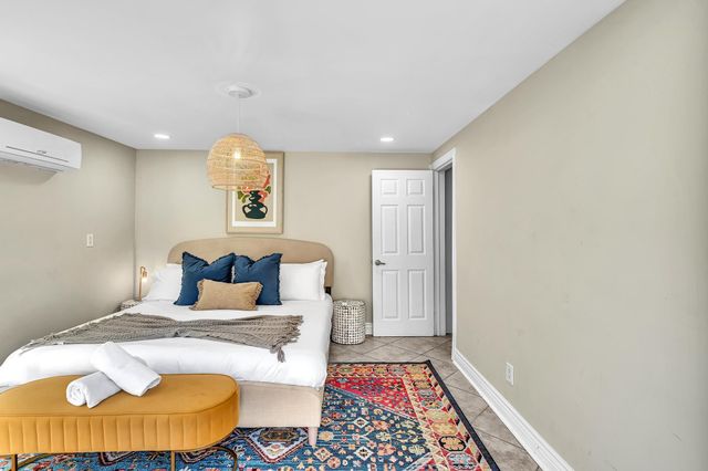 3450 NE 19th Avenue, Oakland Park, FL 33306