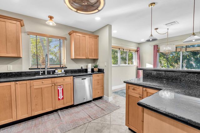 3450 NE 19th Avenue, Oakland Park, FL 33306