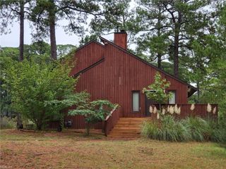 19 Pine Cone DR, Hampton, VA 23669