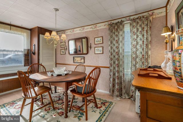 6 DELAWARE ST, Saint Georges, DE 19733