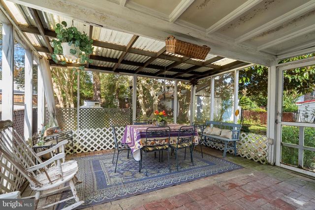 6 DELAWARE ST, Saint Georges, DE 19733