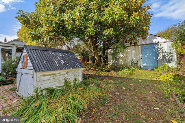 6 DELAWARE ST, Saint Georges, DE 19733