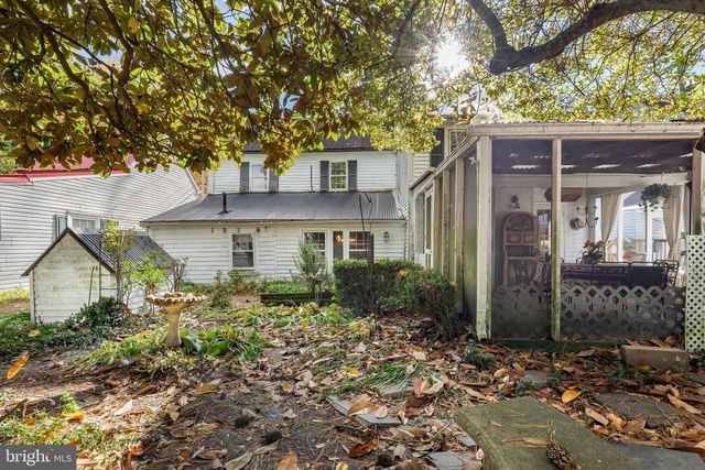 6 DELAWARE ST, Saint Georges, DE 19733