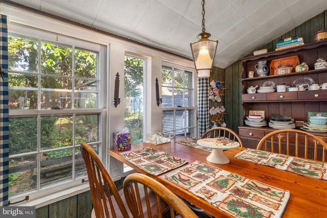 6 DELAWARE ST, Saint Georges, DE 19733