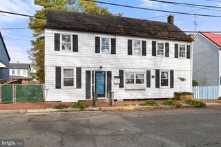 6 DELAWARE ST, Saint Georges, DE 19733