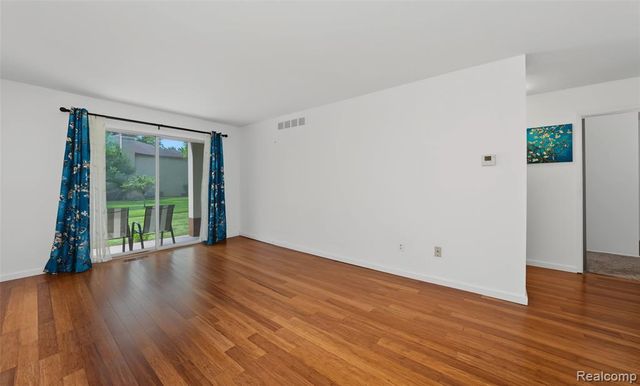29289 Hayes Road F-10, Warren, MI 48088