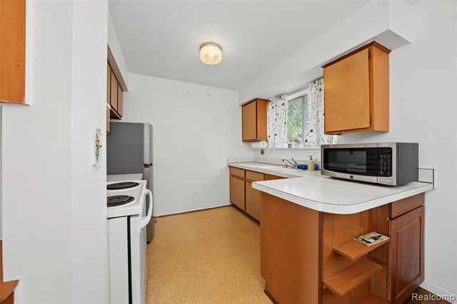 29289 Hayes Road F-10, Warren, MI 48088
