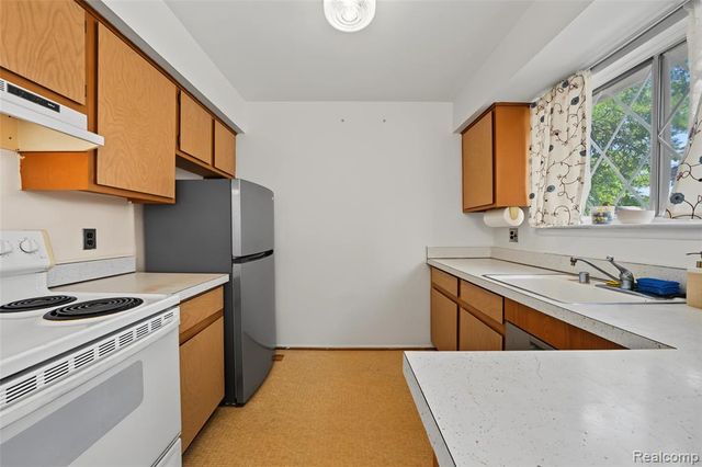 29289 Hayes Road F-10, Warren, MI 48088