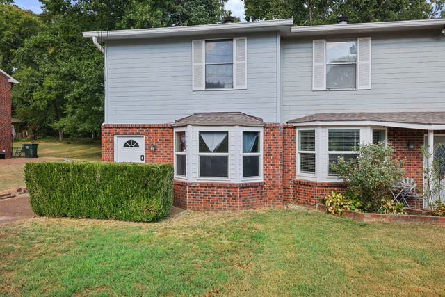 681 Mercer Dr, Hermitage, TN 37076