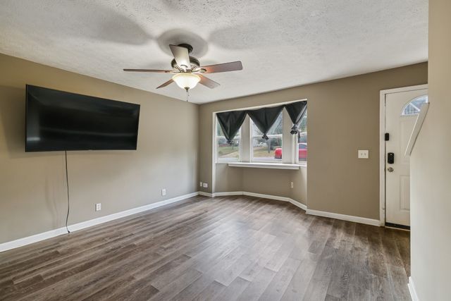 681 Mercer Dr, Hermitage, TN 37076