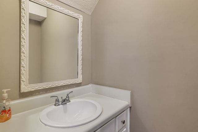 681 Mercer Dr, Hermitage, TN 37076