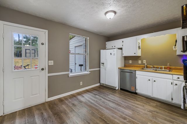 681 Mercer Dr, Hermitage, TN 37076