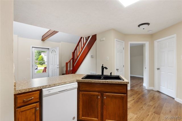 8418 SCOTTINGHAM Ct, North Chesterfield, VA 23236