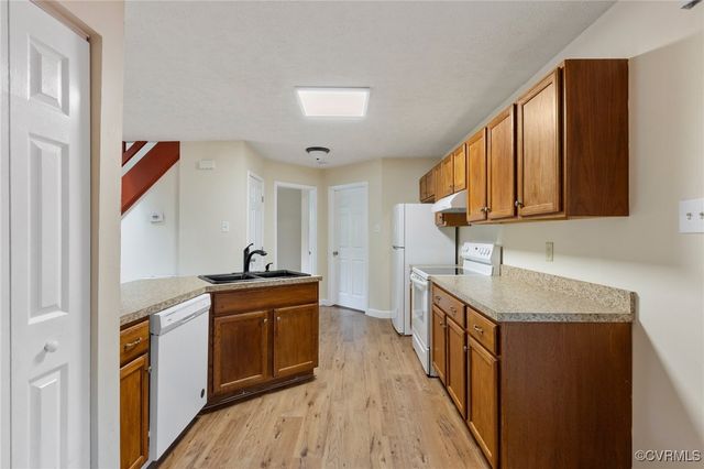 8418 SCOTTINGHAM Ct, North Chesterfield, VA 23236