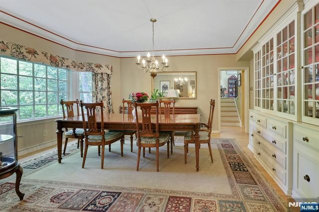 22 Crest Road, Hillsdale, NJ 07642