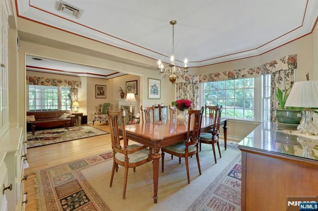 22 Crest Road, Hillsdale, NJ 07642